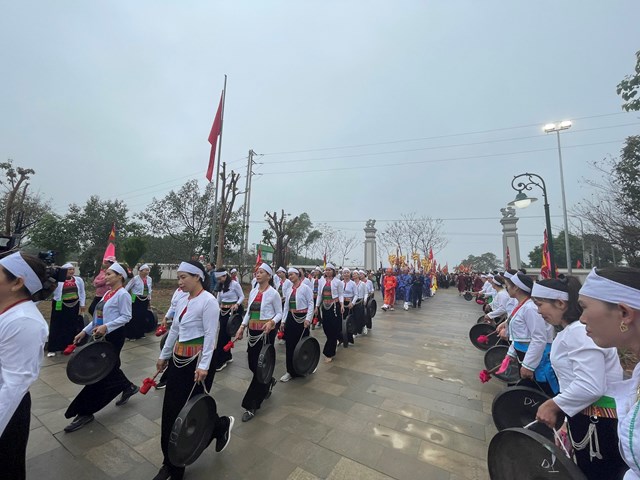 Lễ hội mang đậm dấu ấn văn hóa các dân tộc Mường, Dao.