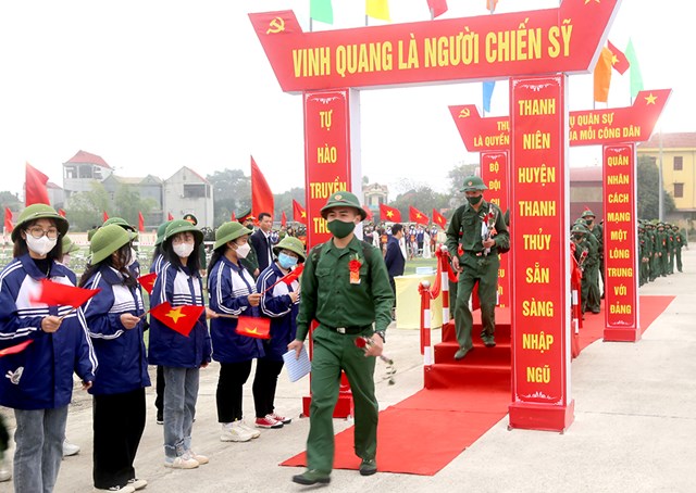 Các tân binh phấn khởi lên đường nhận nhiệm vụ, hoàn thành xuất sắc mọi nhiệm vụ được giao.