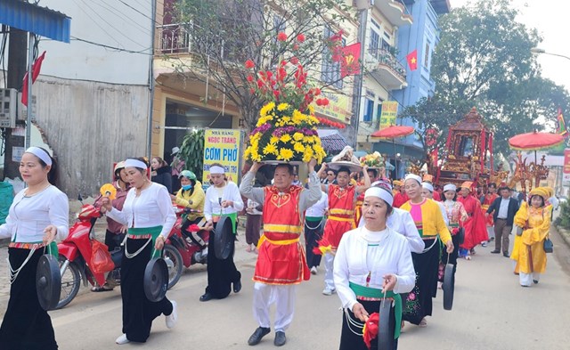 H&#242;a B&#236;nh: S&#244;i nổi c&#225;c hoạt động tại lễ khai hội ch&#249;a Ti&#234;n huyện Lạc Thủy Xu&#226;n Gi&#225;p Th&#236;n năm 2024 - Ảnh 1