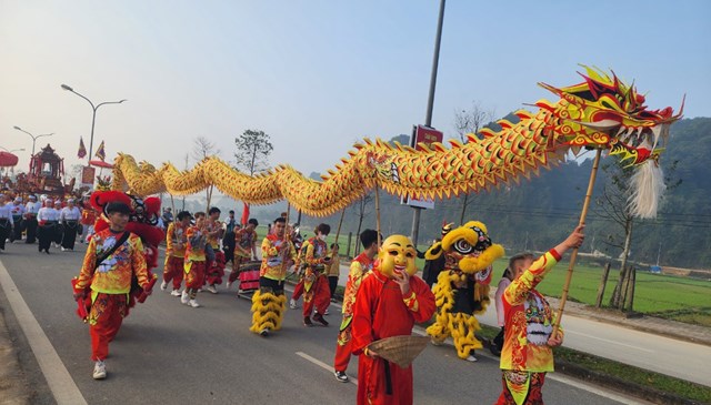 H&#242;a B&#236;nh: S&#244;i nổi c&#225;c hoạt động tại lễ khai hội ch&#249;a Ti&#234;n huyện Lạc Thủy Xu&#226;n Gi&#225;p Th&#236;n năm 2024 - Ảnh 2