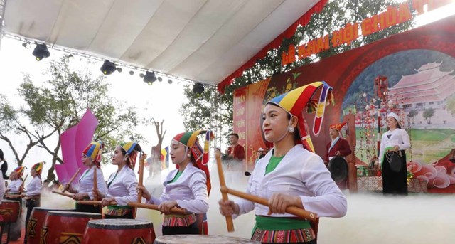 H&#242;a B&#236;nh: S&#244;i nổi c&#225;c hoạt động tại lễ khai hội ch&#249;a Ti&#234;n huyện Lạc Thủy Xu&#226;n Gi&#225;p Th&#236;n năm 2024 - Ảnh 3