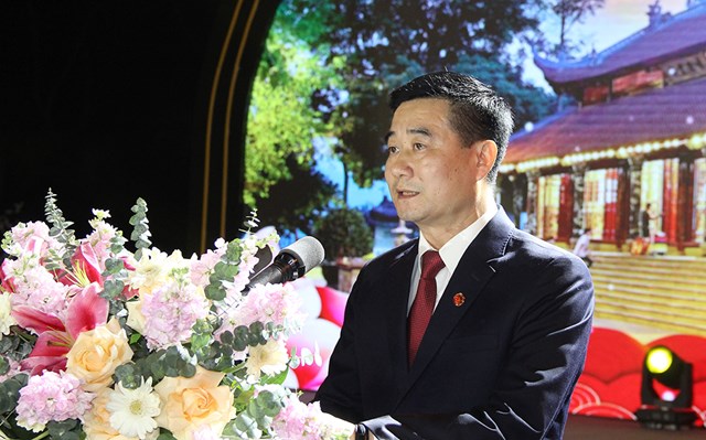 Chủ tịch UBND huyện Văn Yên Hà Đức Anh phát biểu khai mạc Lễ hội.