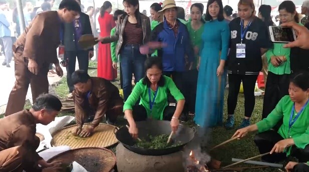 Phần thi sao chè.