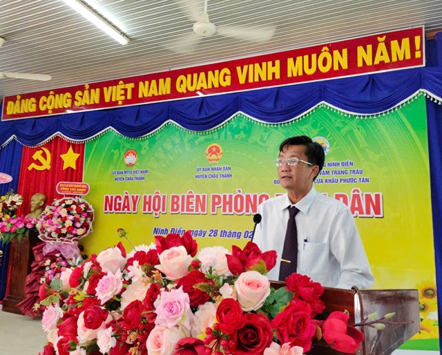 Đồng ch&iacute; L&ecirc; Ngọc Ẩn &ndash; Chủ tịch UBND huyện Ch&acirc;u Th&agrave;nh ph&aacute;t biểu tại Ng&agrave;y hội Bi&ecirc;n ph&ograve;ng to&agrave;n d&acirc;n 2025.