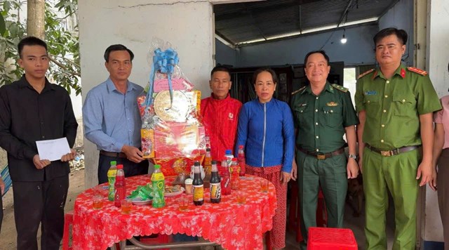 Thắt chặt nghĩa tình quân dân, vững chắc phên dậu Tổ quốc - Ảnh 4