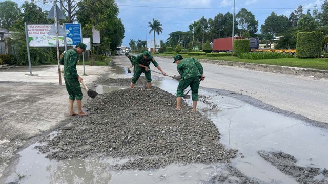 Thắt chặt nghĩa tình quân dân, vững chắc phên dậu Tổ quốc - Ảnh 8