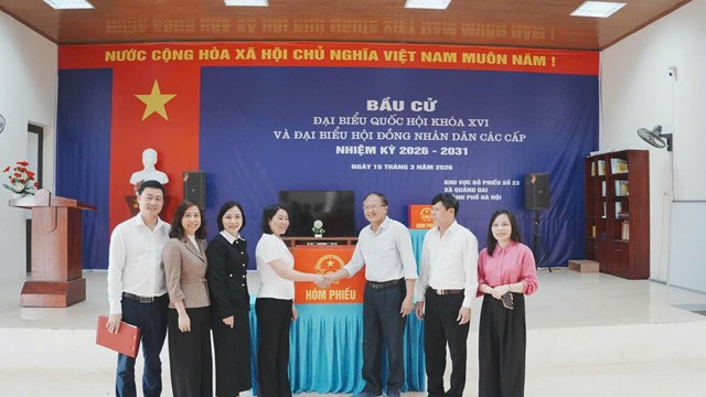 Đồng ch&iacute; Nguyễn Thị Nam &ndash; Ph&oacute; B&iacute; thư Đảng uỷ- Chủ tịch UBND x&atilde; Quảng Oai.