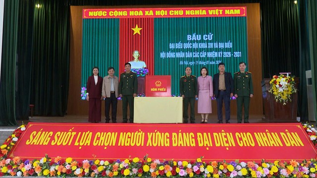 Thường trực đảng uỷ x&atilde; S&oacute;c Sơn, TP. H&agrave; Nội.