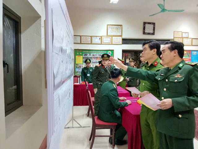 Sôi nổi các hoạt động tại điểm bỏ phiếu của BĐBP tỉnh Lào Cai - Ảnh 1