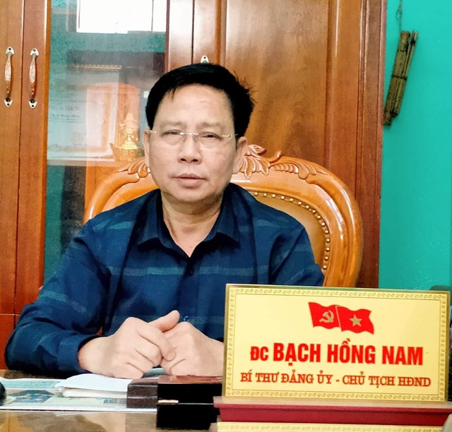 Ông Bạch Hồng Nam, Bí thư Đảng ủy, Chủ tịch HĐND xã Ba Trại.
