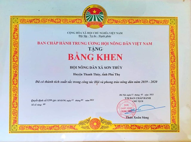 Hội Nông dân xã Sơn Thủy được BCH Trung ương Hội Nông dân Việt Nam tặng Bằng khen. 