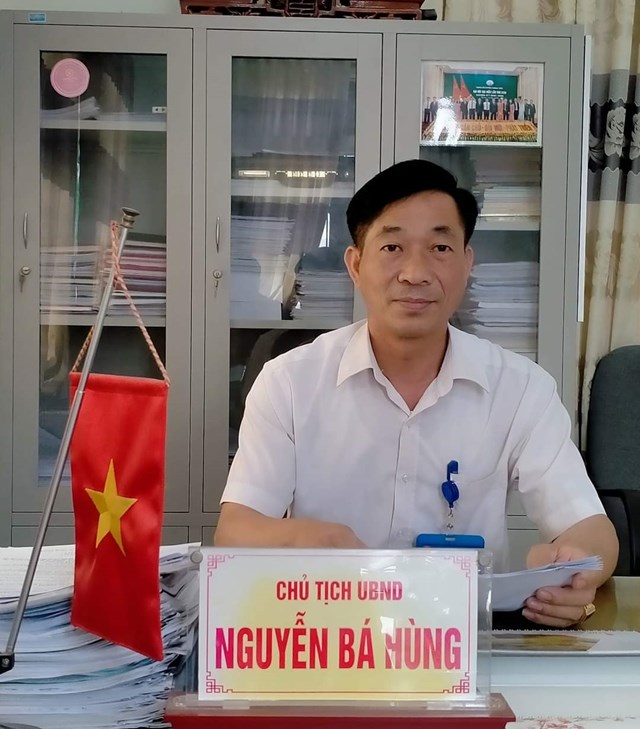 Ông Nguyễn Bá Hùng, Phó Bí thư Đảng ủy, Chủ tịch UBND xã Sơn Thủy.