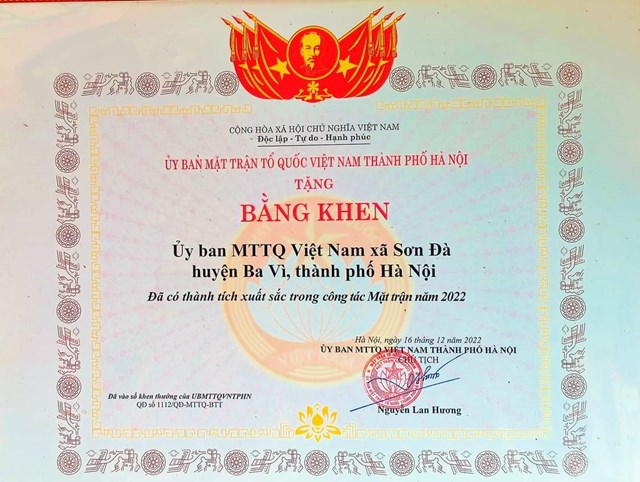 Ủy ban MTTQ xã Sơn Đà được ủy ban MTTQ Việt Nam TP Hà Nội tặng Bằng khen.