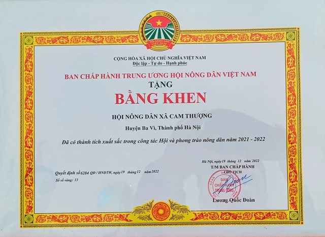 Hội Nông dân xã Cam Thượng được BCH Trung ương Hội Nông dân Việt Nam tặng Bằng khen.