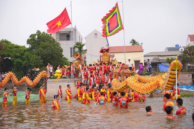 Lễ hội cổ truyền làng Mạn Xuyên, tỉnh Hưng Yên: Lan tỏa giá trị văn hóa, kết nối cộng đồng - Ảnh 1