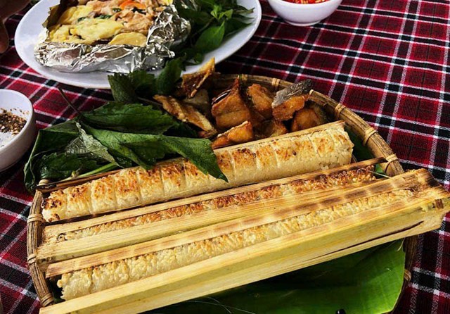 Cơm lam l&agrave; m&oacute;n ăn d&acirc;n d&atilde;, nhưng chứa đựng n&eacute;t văn h&oacute;a rất đặc biệt của con người v&ugrave;ng đất xứ&nbsp; Mường.