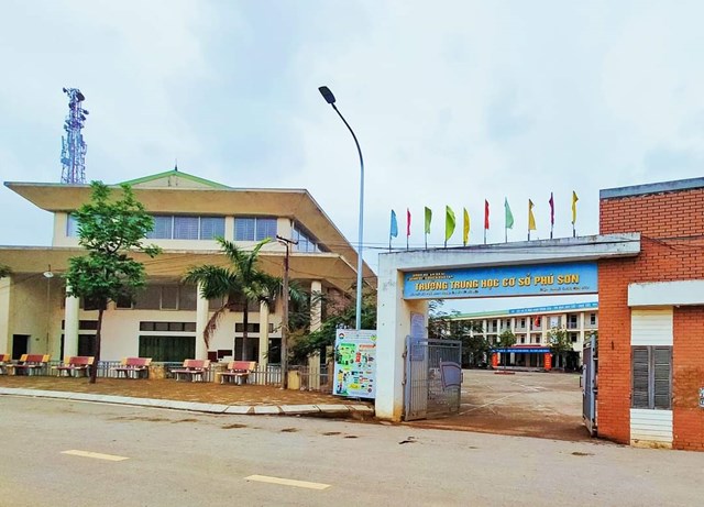 Trường trung học cơ sở xã Phú Sơn. 