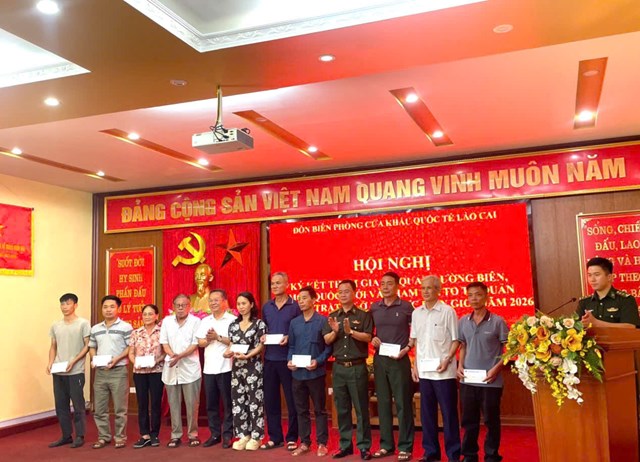 Th&ocirc;ng qua chương tr&igrave;nh k&yacute; kết năm 2026, Đồn Bi&ecirc;n ph&ograve;ng CKQT L&agrave;o Cai tiếp tục khẳng định vai tr&ograve; n&ograve;ng cốt, chuy&ecirc;n tr&aacute;ch trong quản l&yacute;, bảo vệ chủ quyền l&atilde;nh thổ, đồng thời tăng cường gắn b&oacute; m&aacute;u thịt với nh&acirc;n d&acirc;n.