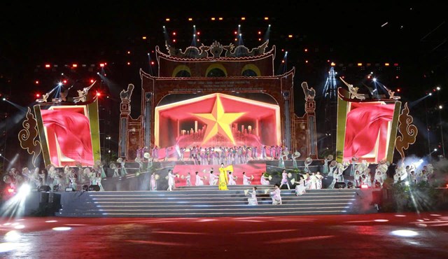 Nhiều tiết mục đặc sắc v&agrave; mang đậm gi&aacute; trị về văn h&oacute;a đ&atilde; được thể hiện trong đ&ecirc;m khai mạc.