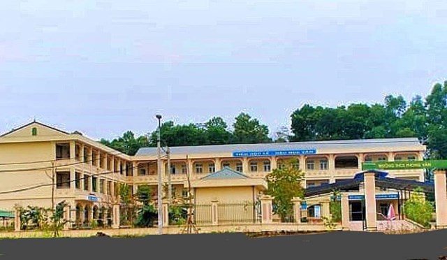 Trường Trung học cơ sở xã Phong Vân. 