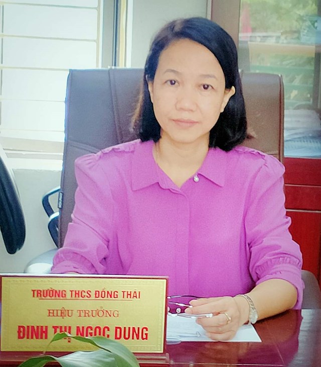 Cô giáo Đinh Thị Ngọc Dung, Bí thư Chi bộ, Hiệu trưởng trường THCS Đồng Thái. 