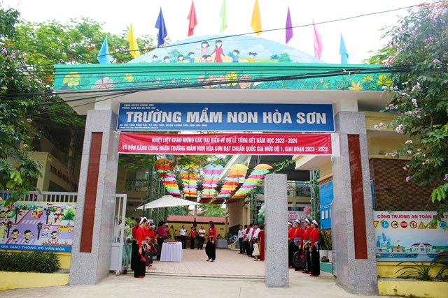 Trường Mầm non H&ograve;a Sơn (huyện Lương Sơn, H&ograve;a B&igrave;nh) tổ chức Lễ đ&oacute;n Bằng c&ocirc;ng nhận trường đạt chuẩn Quốc gia mức độ 1 v&agrave; Lễ tổng kết năm học 2023 &ndash; 2024.