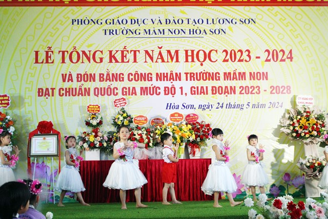 H&#242;a B&#236;nh: Trường Mầm non H&#242;a Sơn đ&#243;n Bằng c&#244;ng nhận đạt chuẩn Quốc gia mức độ I - Ảnh 4