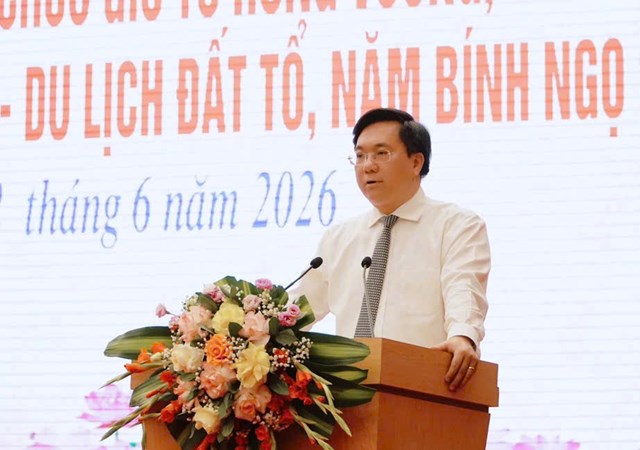 Chủ tịch UBND tỉnh Ph&uacute; Thọ, đồng ch&iacute; Trần Duy Đ&ocirc;ng ph&aacute;t biểu tại Hội nghị.
