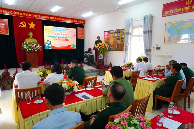 Th&ocirc;ng qua m&ocirc; h&igrave;nh &ldquo;Đảng vi&ecirc;n phụ tr&aacute;ch hộ gia đ&igrave;nh&rdquo;, nhiều kh&oacute; khăn, vướng mắc của người d&acirc;n được giải quyết kịp thời; c&aacute;c chủ trương, ch&iacute;nh s&aacute;ch của Đảng v&agrave; Nh&agrave; nước được tuy&ecirc;n truyền s&acirc;u rộng, tạo sự đồng thuận cao trong nh&acirc;n d&acirc;n.