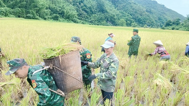 Đồn Bi&#234;n ph&#242;ng Cửa khẩu Quốc tế Na M&#232;o t&#237;ch cực hỗ trợ người d&#226;n ph&#225;t triển kinh tế, thực hiện tốt nhiệm vụ - Ảnh 5