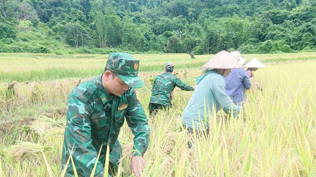 Đồn Bi&#234;n ph&#242;ng Cửa khẩu Quốc tế Na M&#232;o t&#237;ch cực hỗ trợ người d&#226;n ph&#225;t triển kinh tế, thực hiện tốt nhiệm vụ - Ảnh 6