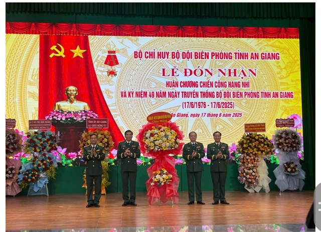 Bộ đội Bi&#234;n ph&#242;ng An Giang: 49 năm vững v&#224;ng nơi ph&#234;n dậu Tổ quốc - Ảnh 1