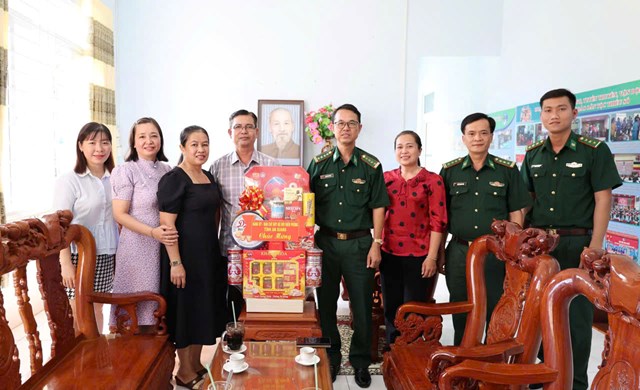 Phát huy sức mạnh lòng dân, xây dựng thế trận biên phòng toàn dân vững chắc - Ảnh 8