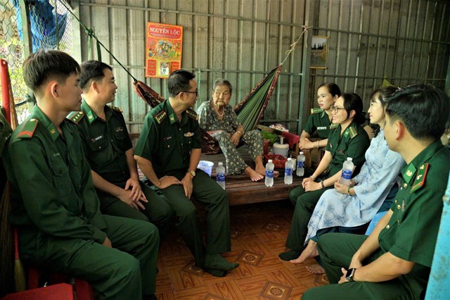 Phát huy sức mạnh lòng dân, xây dựng thế trận biên phòng toàn dân vững chắc - Ảnh 5