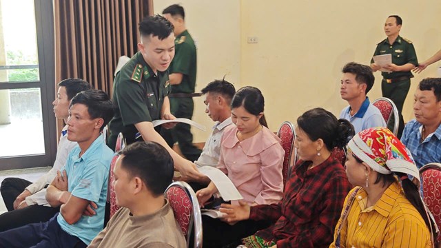 Chương tr&igrave;nh tuy&ecirc;n truyền kh&ocirc;ng chỉ g&oacute;p phần n&acirc;ng cao hiểu biết ph&aacute;p luật, tăng cường kỹ năng số cho đồng b&agrave;o v&ugrave;ng bi&ecirc;n giới m&agrave; c&ograve;n khẳng định vai tr&ograve; n&ograve;ng cốt của Bộ đội Bi&ecirc;n ph&ograve;ng tỉnh L&agrave;o Cai trong c&ocirc;ng t&aacute;c vận động quần ch&uacute;ng, phối hợp với c&aacute;c sở, ng&agrave;nh đồng h&agrave;nh c&ugrave;ng Nh&acirc;n d&acirc;n x&acirc;y dựng khu vực bi&ecirc;n giới h&ograve;a b&igrave;nh, hữu nghị, ổn định, ph&aacute;t triển v&agrave; hội nhập.