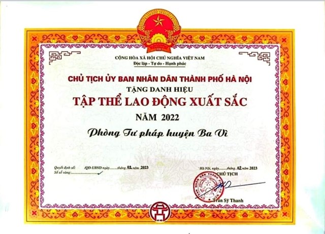 Phòng Tư Pháp huyện Ba Vì được UBND Thành phố tặng danh hiệu 