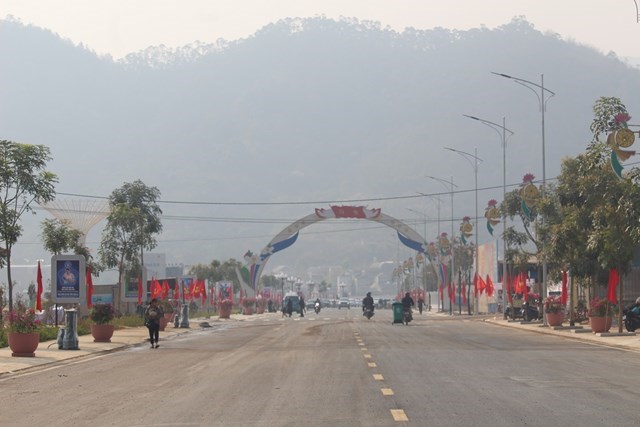 Diện mạo Nông thôn mới ở huyện Sông Mã, tỉnh Sơn La đang ngày càng đổi thay. Ảnh: Phi Long.