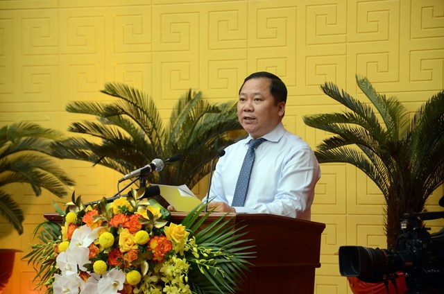 Ông Nguyễn Phi Long, Ủy viên dự khuyết BCH T.Ư Đảng, Bí thư Tỉnh ủy Hòa Bình phát biểu chỉ đạo Kỳ họp.