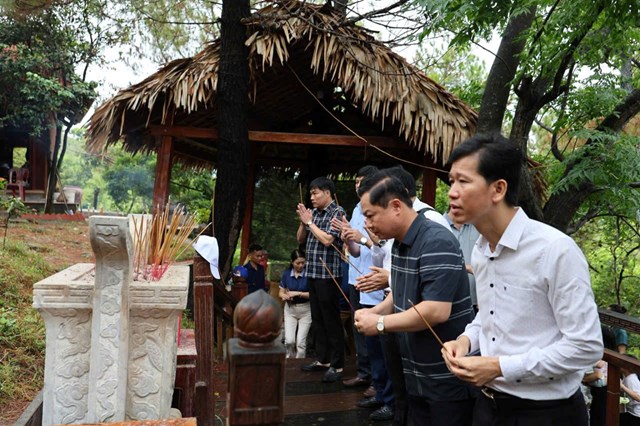 Xã Đà Bắc – Nén tâm nhang gửi người đi, nghĩa tình dành người ở lại - Ảnh 3