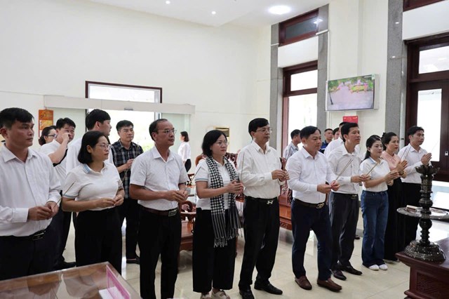 Xã Đà Bắc – Nén tâm nhang gửi người đi, nghĩa tình dành người ở lại - Ảnh 1