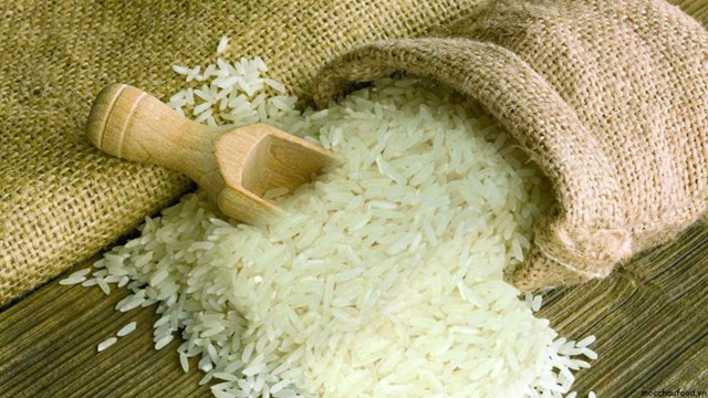Gạo Mường Bi l&agrave; loại n&ocirc;ng sản nổi tiếng với hương vị dẻo thơm, đậm đ&agrave; của n&uacute;i rừng.