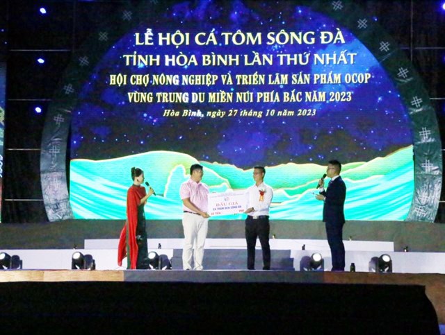 Năm 2023, Trung t&acirc;m Khuyến n&ocirc;ng H&ograve;a B&igrave;nh đ&atilde; tham mưu tổ chức th&agrave;nh c&ocirc;ng v&agrave; thực hiện Lễ hội c&aacute;, t&ocirc;m s&ocirc;ng Đ&agrave; tỉnh H&ograve;a B&igrave;nh lần thứ nhất.