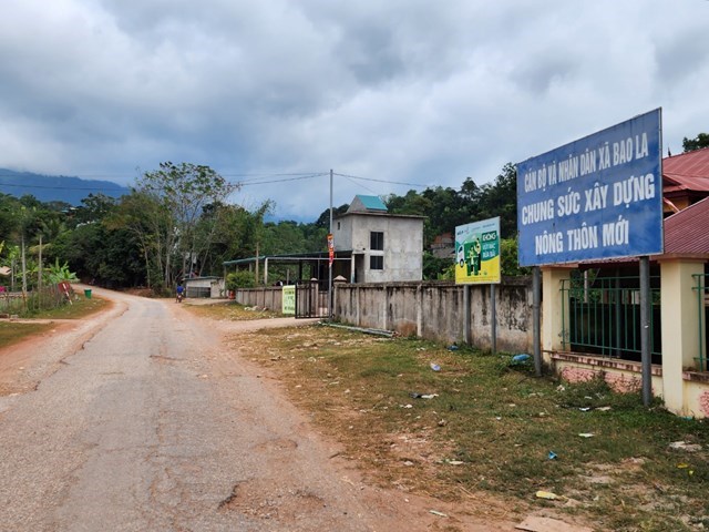 Diện mạo Nông thôn mới ở xã Bao La, huyện Mai Châu, tỉnh Hòa Bình đang từng ngày đổi thay. Ảnh: Thanh Phong.