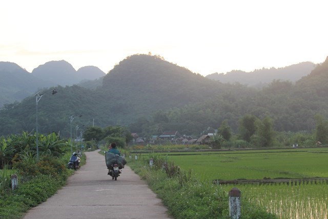 Những bước chuyển mình Bản Lác thuộc xã Chiềng Châu, huyện Mai Châu, tỉnh Hòa Bình. Ảnh: Phi Long.