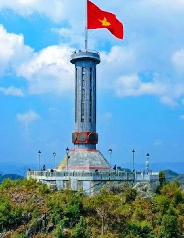 Cột cờ Lũng Cú, Đồng Văn, Hà Giang.