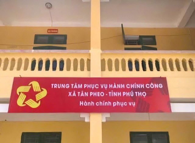 Trung t&acirc;m Phục vụ h&agrave;nh ch&iacute;nh c&ocirc;ng x&atilde; T&acirc;n Pheo.