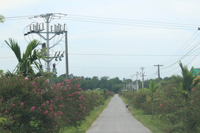 Hệ thống đường giao thông trên địa bàn huyện Mường La rất khang trang. Ảnh: Phi Long.