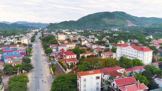 Huyện Lương Sơn (H&ograve;a B&igrave;nh) triển khai nhiều giải ph&aacute;p đảm bảo trật tự, an to&agrave;n giao th&ocirc;ng tr&ecirc;n địa b&agrave;n.