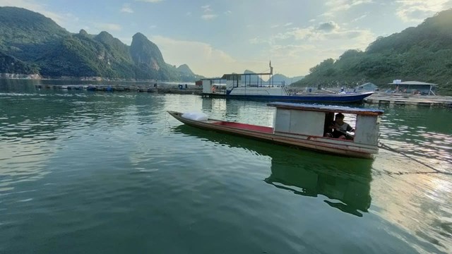 Phường Thống Nhất sở hữu vị tr&iacute; đắc địa l&ograve;ng hồ H&ograve;a B&igrave;nh với rất nhiều tiềm năng ph&aacute;t triển về&nbsp;du lịch sinh th&aacute;i, du lịch văn h&oacute;a... gắn liền với c&aacute;c hoạt động trải nghiệm.