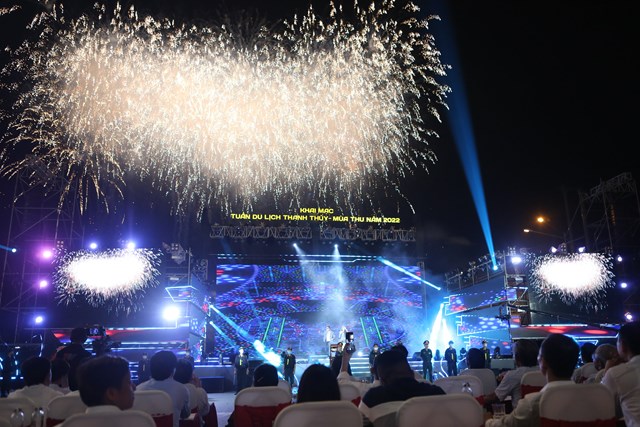  Những màn bắn pháo hoa nghệ thuật chào mừng khai mạc tuần du lịch Thanh Thủy - Mùa thu năm 2022.
